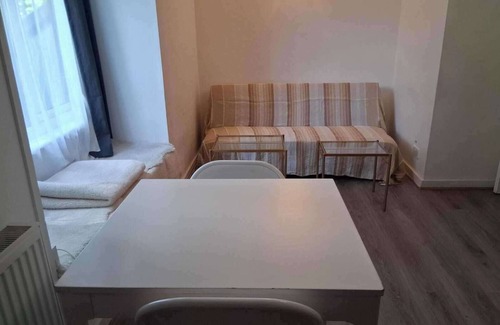 Coldharbour Apartment | Stylish 1 Bed Apartment