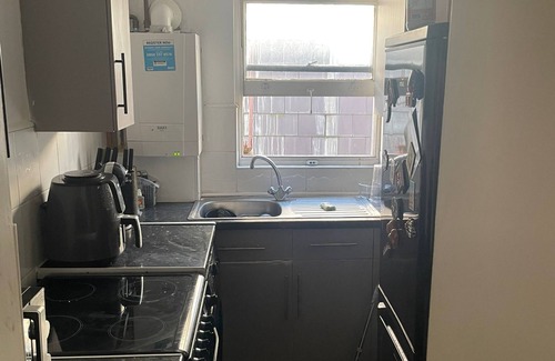 Abingdon Apartment | Stylish 1-Bed Flat -Earl's Court