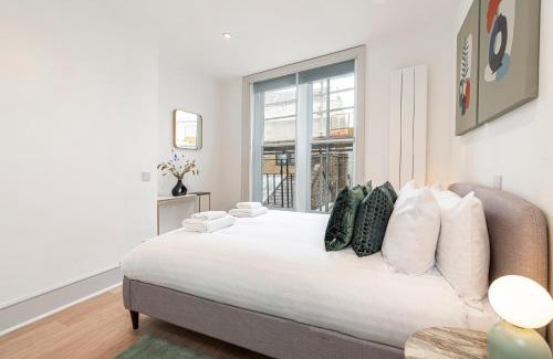 Soho Apartment | Stylish 1 bed flats in Soho, next to Piccadilly Circus and Trafalgar Square