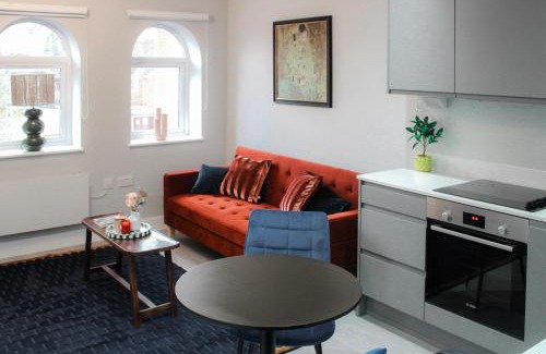Slough Apartment | Stylish 1-Bedroom Apartment in Slough with Parking
