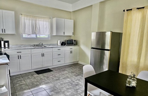 St. George's Apartment | Stylish 1 Bedroom Beach view