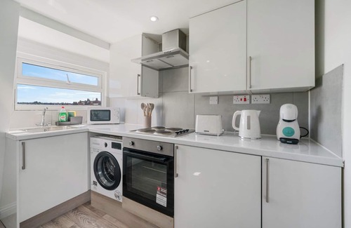 Tooting Apartment | Stylish 1- Bedroom Flat – Central Location, Steps from Tourist Attractions