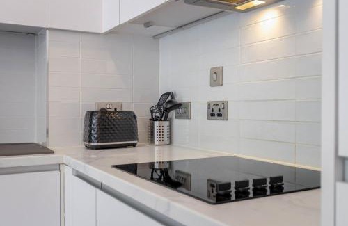 The Westside Apartment | Stylish 1 Bedroom Flat, Walk to Broad Street