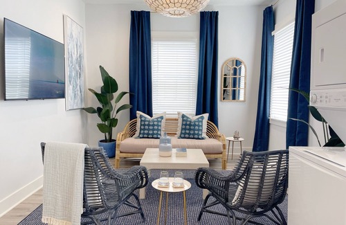 Historic Downtown Savannah Apartment | Stylish 1900s Renovated Apartments