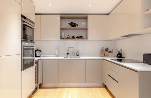 Castle Baynard Apartment | Stylish 1BD Flat in Chancery Lane