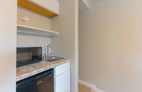 Greater Third Ward Apartment | Stylish 1BR APT | Downtown Houston
