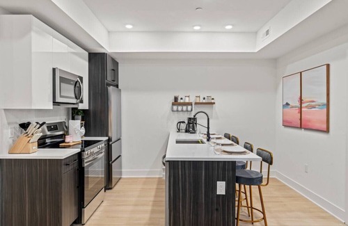 West Philadelphia Apartment | Stylish 1BR Near PennMuseum & PhillyZoo -New Build