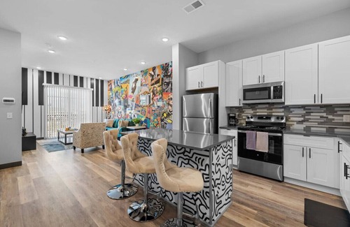 South Nashville Apartment | Stylish 1BR Retreat - Close to Music City Magic!