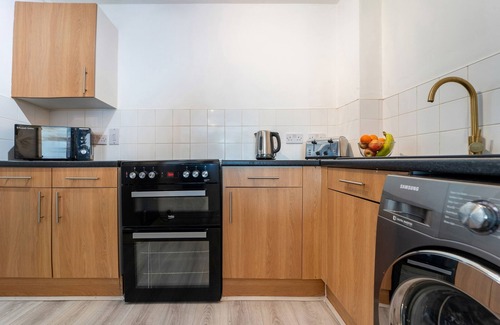 Fitzrovia Apartment | Stylish 1BR with Balcony near Soho