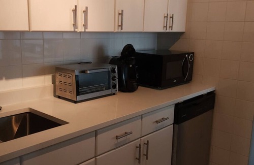 Connaught Apartment | Stylish 2-bed, 1-bath in downtown Calgary