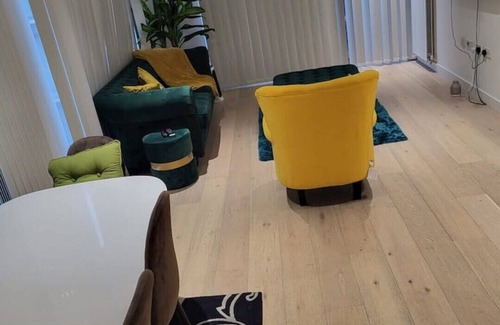 Docklands Apartment | Stylish 2 bed Apartment