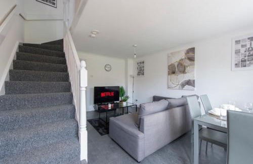 Canning Town North House | Stylish 2 Bed House near O2 Arena, Excel & City Airport