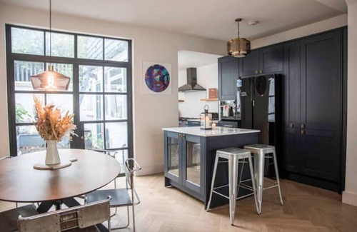 City of Westminster House | Stylish 2 Bedroom, 2 Bathroom Terraced Townhouse & Garden