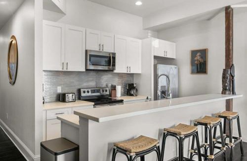 Saint Thomas Development Apartment | Stylish 2-Bedroom Apartment in Garden District