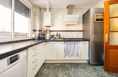 El Molinillo Apartment | Stylish 2-bedroom apartment with private patio and WiFi in enjoyable Málaga