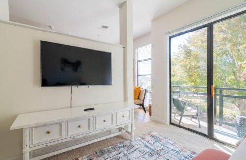 First Ward Apartment | Stylish 2-Bedroom Apt in Charlotte with Free Parking