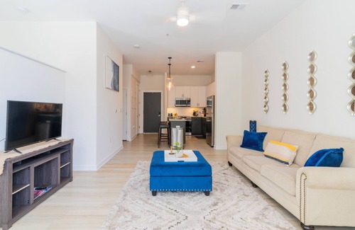 Charlotte Apartment | Stylish 2-Bedroom Apt in Charlotte with Free Parking