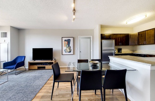 White Plains Apartment | Stylish 2 Bedroom, 40 Minutes by Train to/from NYC