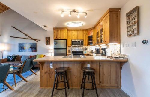 Carnelian Woods House | Stylish 2BD in Carnelian Bay