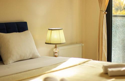 Vera Apartment | Stylish 2BR Apartment In City Center-By Wehost