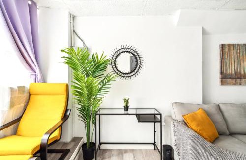 Chinatown Apartment | Stylish 2BR Apartment-walk to China Town