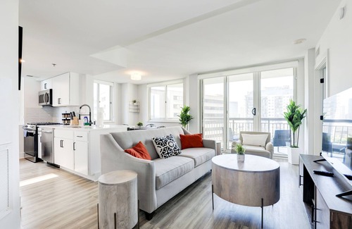 Crystal City Apartment | Stylish 2BR Haven - Minutes from DC & Airport