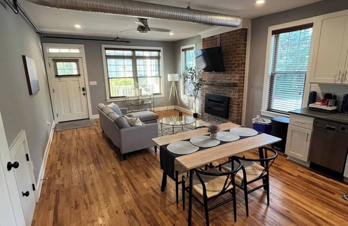Downtown Apartment | Stylish 2BR in Downtown Durham – Walk to Dining, DPAC & Nightlife!