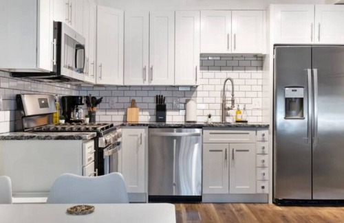 Friendship Apartment | Stylish 2BR in East Liberty | Parking Near CMU & Pitt