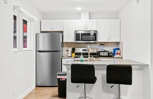 Highland Apartment | Stylish 2BR in Highland Austin TX 5939