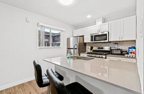 Highland Apartment | Stylish 2BR in Highland Austin TX 5939