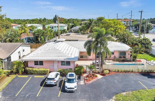 Coral Ridge Isles Apartment | Stylish 2BR unit Ft Lauderdale Pool close to Beach