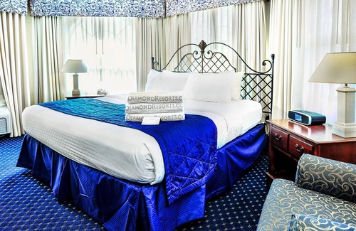 Mishawaka Resort | Stylish 2BR w/ Free WiFi, Resort Pool, Mini-Golf & 4 Miles to Notre Dame