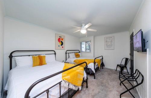 West End Apartment | Stylish 2BR with Balcony and Optional Parking Near Vanderbilt & Broadway