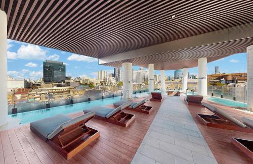 Fortitude Valley Apartment | Stylish 2BR with Story Bridge & Fireworks Views