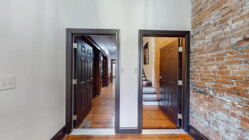 Old Louisville Apartment | Stylish 2nd Floor Apartment with Pool Table Office Space near Churchill Downs