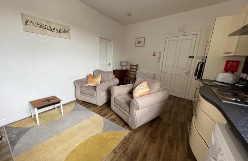 Dumfries Apartment | Stylish 2nd Floor Georgian 1 Bedroom Apartment