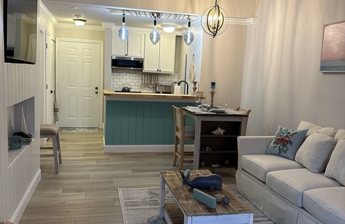 Brewster Apartment | Stylish 2nd floor Ocean Edge condo