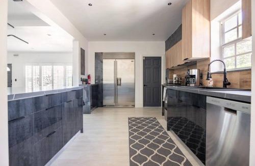 Golden Glades House | Stylish 3-Bed, 2-Bath Miami Home Near Downtown