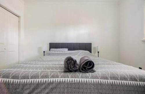 Golden Glades House | Stylish 3-Bed, 2-Bath Miami Home Near Downtown