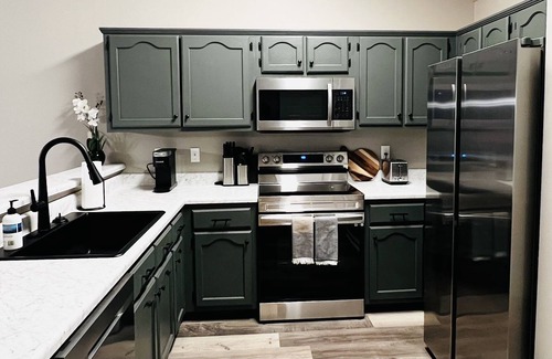 Southaven House | Stylish 3 Bed 2 Bath Home close to parks and shops!