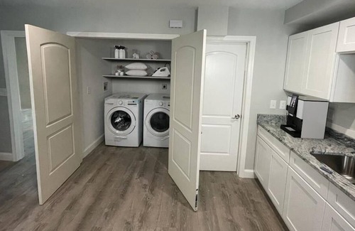 Worcester Apartment | Stylish 3-bed 4-bath + Office: Modern Renovation, Pet-Friendly, Parking, Wi-fi