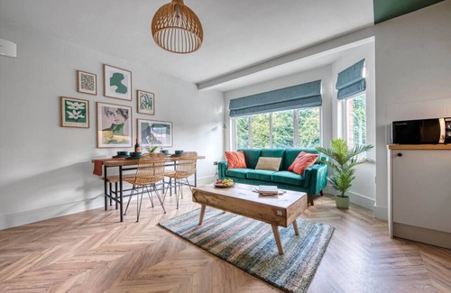 Southampton City Centre Condo | Stylish ~ 3 Bed Flat ~ Gr Floor