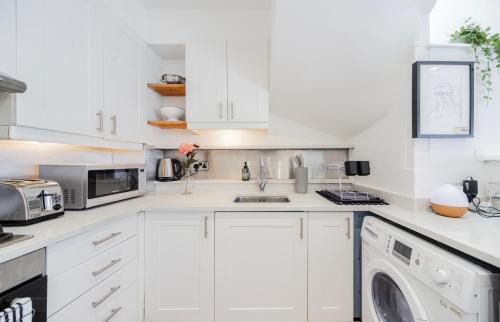 Kensal Green Apartment | Stylish 3 Bed Near Notting Hill