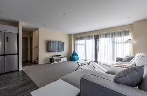 Palmerston North House | Stylish 3 bedroom home in Palmerston North