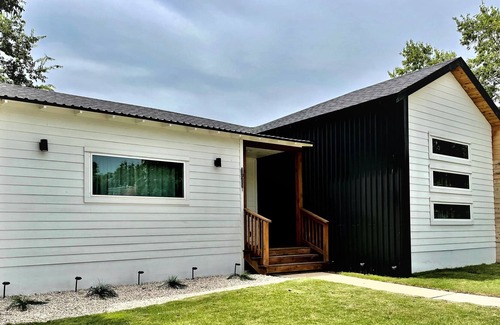 Denver Heights House | Stylish 3 bedroom home in the heart of San Antonio