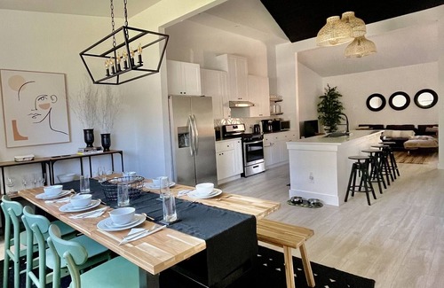 Denver Heights House | Stylish 3 bedroom home in the heart of San Antonio