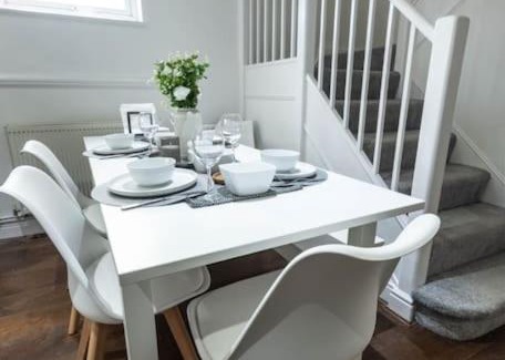 Streatham Hill House | Stylish 3 Bedroom House close to Streatham Hill station