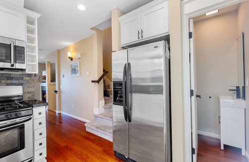 North Queen Anne House | Stylish 3b1.5b House Minutes from Seattle Downtown