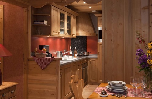 Le Grand-Bornand Apartment | Stylish 3BR Apt with Pool & Sauna, 100m from Ski Slopes – Pet Friendly