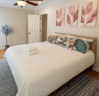 Reseda House | Stylish 3BR Getaway plus Pool